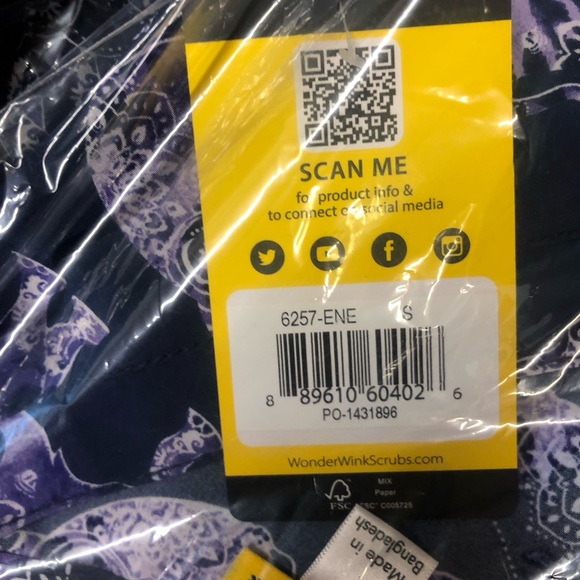 NWT Wink Purple Elephant Pattern Short Sleeve Scrub Top multiple sizes - Picture 16 of 16